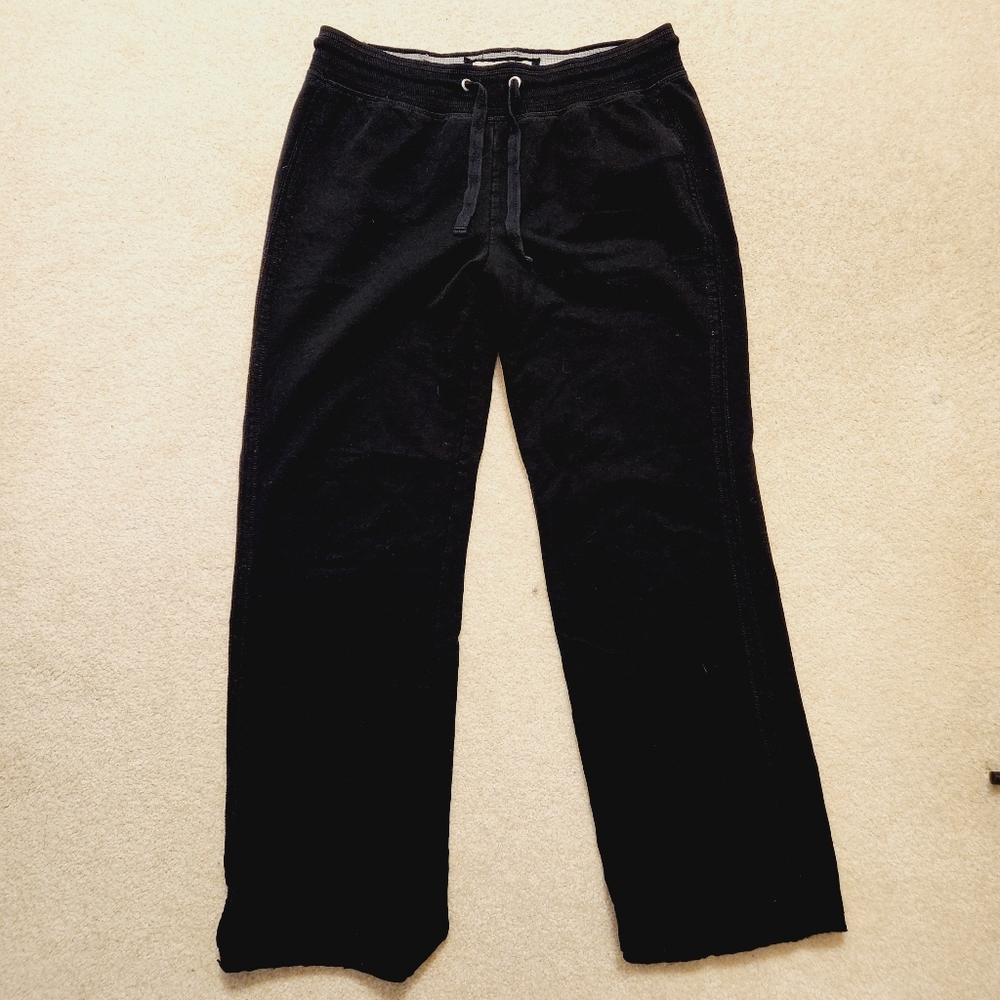 Large plain black sweats pants by Green Tea